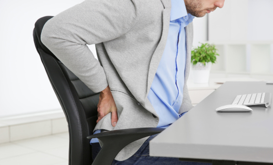 ¿Tienes un trabajo sedentario? No extrañarás el dolor de espalda