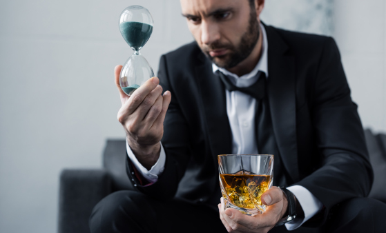 Qué hacer si sospecha que un empleado tiene un problema con el alcohol